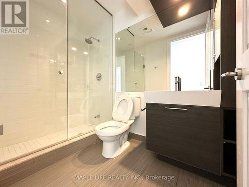 6110 - 388 Yonge Street, Toronto, ON - Indoor Photo Showing Bathroom