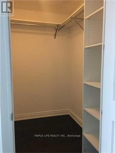 6110 - 388 Yonge Street, Toronto, ON - Indoor With Storage