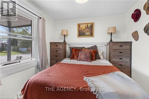 6317 Ash Street, Niagara Falls (216 - Dorchester), ON - Indoor Photo Showing Bedroom