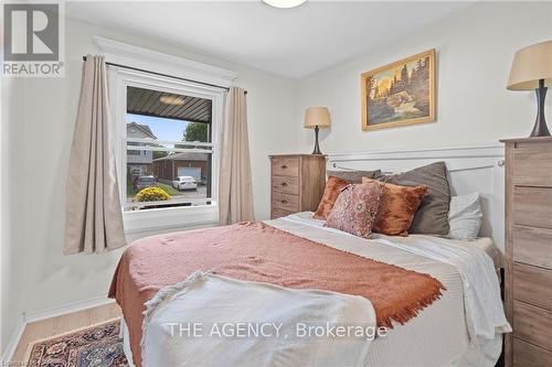 6317 Ash Street, Niagara Falls (216 - Dorchester), ON - Indoor Photo Showing Bedroom