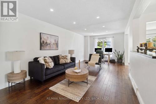 9 Culligan Crescent, Thorold (558 - Confederation Heights), ON - Indoor Photo Showing Living Room