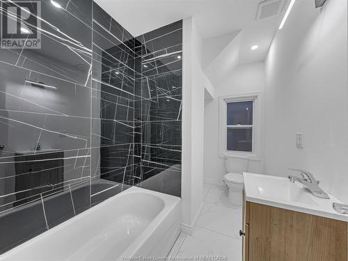 1419 Langlois, Windsor, ON - Indoor Photo Showing Bathroom