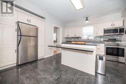 240 Irving Street, Pembroke, ON - Indoor Photo Showing Kitchen With Upgraded Kitchen