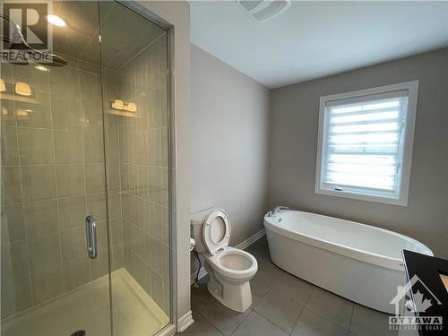 651 Broad Cove Crescent, Barrhaven (7711 - Barrhaven - Half Moon Bay), ON - Indoor Photo Showing Bathroom