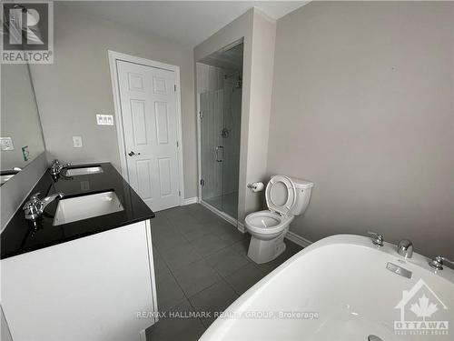 651 Broad Cove Crescent, Ottawa, ON - Indoor Photo Showing Bathroom