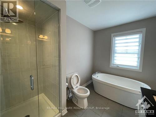 651 Broad Cove Crescent, Ottawa, ON - Indoor Photo Showing Bathroom