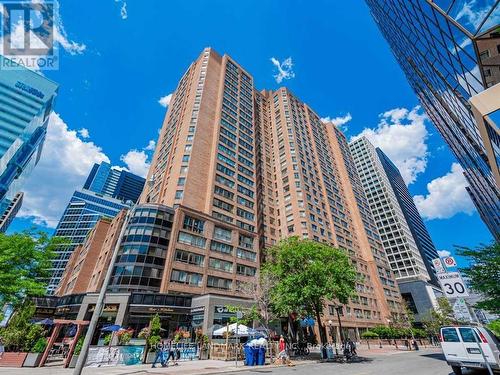 305 - 633 Bay Street, Toronto, ON - Outdoor With Facade