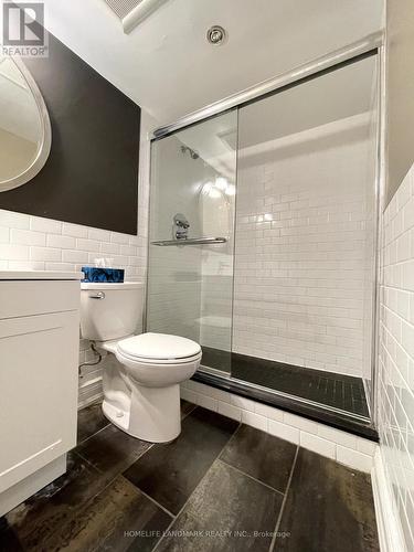 305 - 633 Bay Street, Toronto, ON - Indoor Photo Showing Bathroom