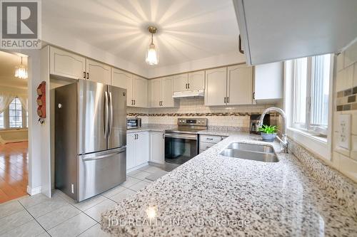 20 Tulle Avenue, Vaughan, ON - Indoor Photo Showing Kitchen With Double Sink With Upgraded Kitchen