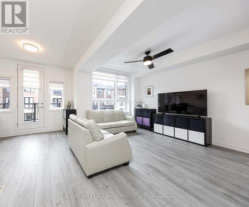 18 Red Maple Lane, Barrie, ON - Indoor Photo Showing Living Room