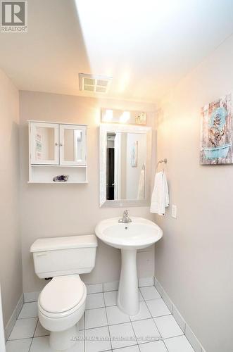 201 - 12 Laurelcrest Street, Brampton, ON - Indoor Photo Showing Bathroom