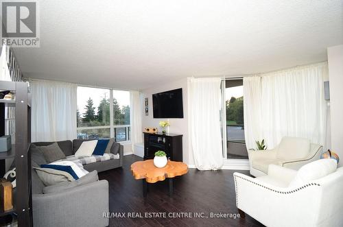 201 - 12 Laurelcrest Street, Brampton, ON - Indoor Photo Showing Living Room