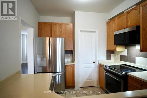 3406 Southwick Street, Mississauga, ON - Indoor Photo Showing Kitchen