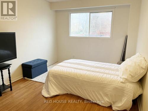 36 Mount Pleasant Drive, Brampton, ON - Indoor Photo Showing Bedroom