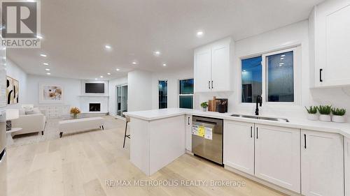 2144 Eighth Line, Oakville, ON - Indoor Photo Showing Kitchen