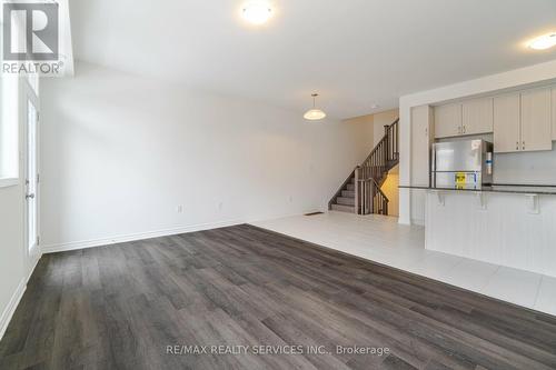 174 Twin Pines Crescent, Brampton, ON - Indoor Photo Showing Kitchen