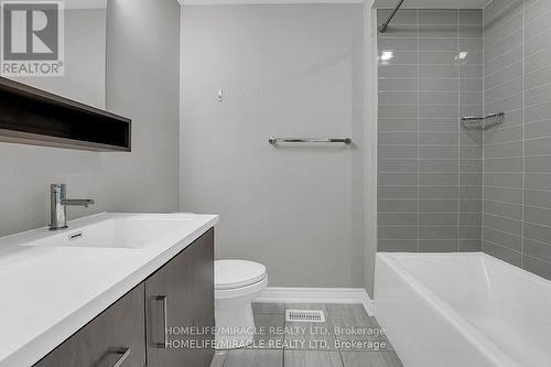 166 - 1890 Rymal Road E, Hamilton, ON - Indoor Photo Showing Bathroom