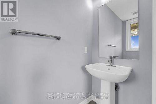 166 - 1890 Rymal Road E, Hamilton, ON - Indoor Photo Showing Bathroom