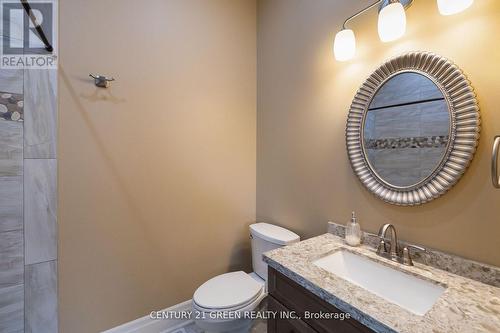 679 Hiawatha Boulevard, Hamilton, ON - Indoor Photo Showing Bathroom