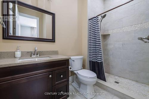 679 Hiawatha Boulevard, Hamilton, ON - Indoor Photo Showing Bathroom