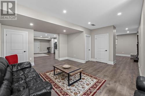 679 Hiawatha Boulevard, Hamilton, ON - Indoor Photo Showing Living Room