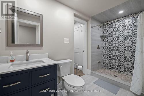 679 Hiawatha Boulevard, Hamilton, ON - Indoor Photo Showing Bathroom