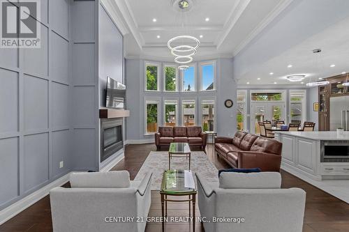 679 Hiawatha Boulevard, Hamilton, ON - Indoor Photo Showing Living Room With Fireplace