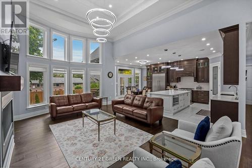 679 Hiawatha Boulevard, Hamilton, ON - Indoor Photo Showing Living Room