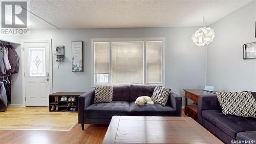 134 Montreal Street N, Regina, SK - Indoor Photo Showing Living Room