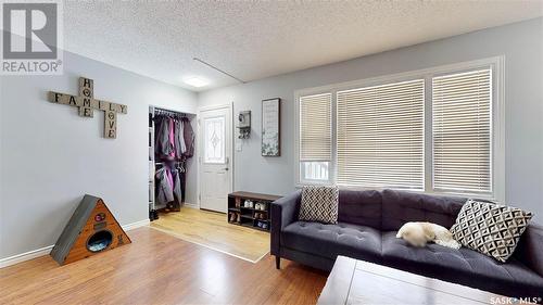 134 Montreal Street N, Regina, SK - Indoor Photo Showing Living Room