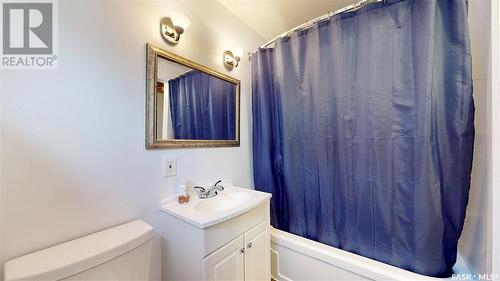 134 Montreal Street N, Regina, SK - Indoor Photo Showing Bathroom