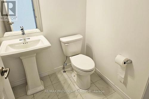 20 Broddy Avenue, Brantford, ON - Indoor Photo Showing Bathroom