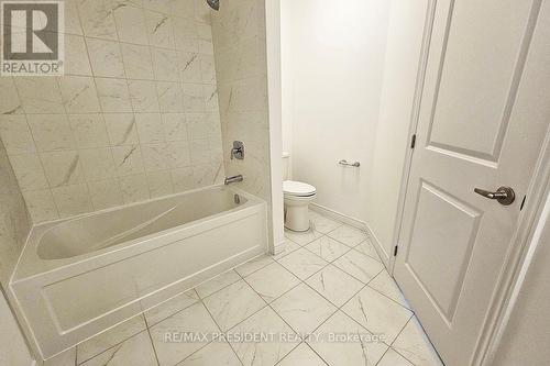 20 Broddy Avenue, Brantford, ON - Indoor Photo Showing Bathroom