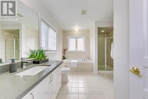 199 Mcknight Avenue, Hamilton, ON - Indoor Photo Showing Bathroom