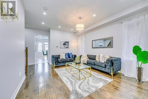 199 Mcknight Avenue, Hamilton, ON - Indoor Photo Showing Living Room