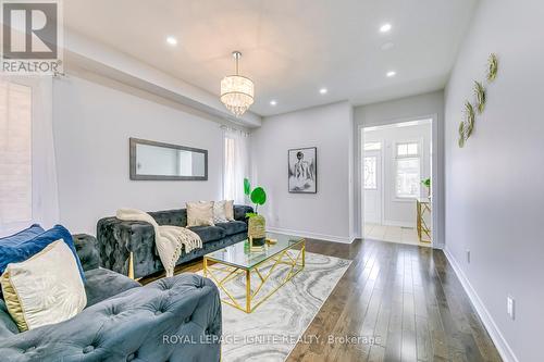 199 Mcknight Avenue, Hamilton, ON - Indoor Photo Showing Living Room