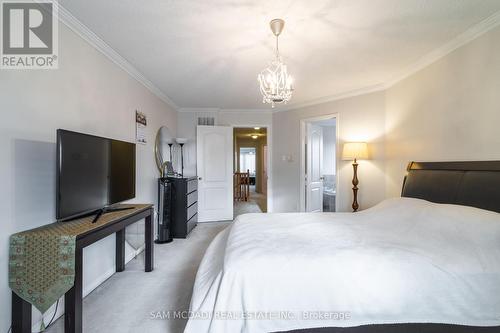 6912 Elliott Parliament Street, Mississauga, ON - Indoor Photo Showing Bedroom