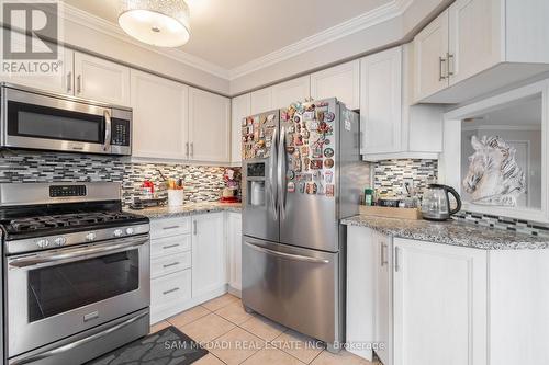 6912 Elliott Parliament Street, Mississauga, ON - Indoor Photo Showing Kitchen With Stainless Steel Kitchen With Upgraded Kitchen