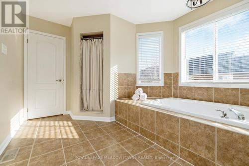 1326 Marshall Crescent, Milton, ON - Indoor Photo Showing Bathroom