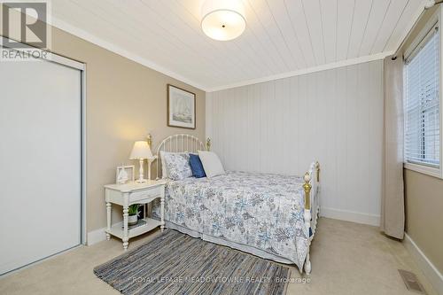 1326 Marshall Crescent, Milton, ON - Indoor Photo Showing Bedroom