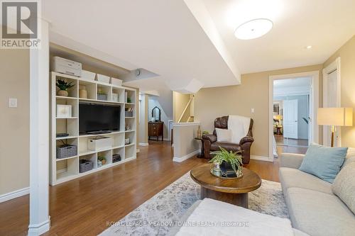 1326 Marshall Crescent, Milton, ON - Indoor Photo Showing Living Room