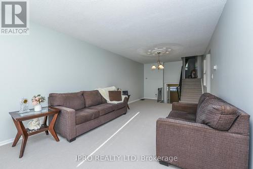 23 Benton Street, Brampton, ON - Indoor