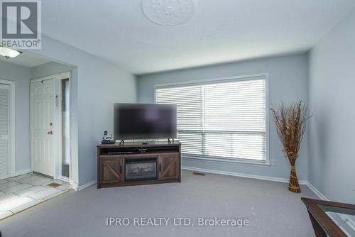 23 Benton Street, Brampton, ON - Indoor