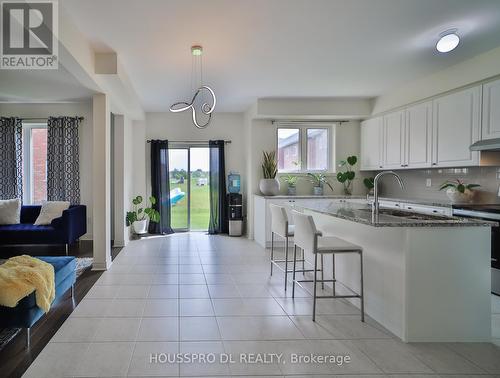 639 Fleetwood Drive, Oshawa, ON - Indoor Photo Showing Kitchen