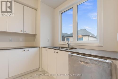 2923 Nakina Street, Pickering, ON - Indoor Photo Showing Kitchen With Double Sink