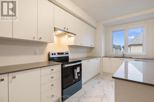 2923 Nakina Street, Pickering, ON - Indoor Photo Showing Kitchen