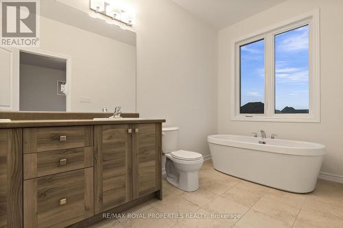 2923 Nakina Street, Pickering, ON - Indoor Photo Showing Bathroom