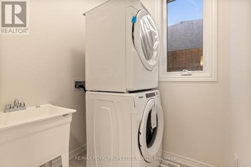 2923 Nakina Street, Pickering, ON - Indoor Photo Showing Laundry Room