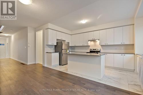 2923 Nakina Street, Pickering, ON - Indoor Photo Showing Kitchen