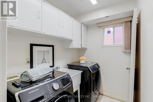 29 Justus Drive, Richmond Hill, ON - Indoor Photo Showing Laundry Room